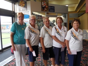 2012 Pres.Lesley with Runners up Open Fours - Avoca Beach
